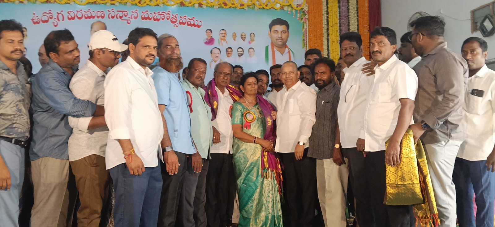 ఎంఈఓ మంజులాదేవి సేవలు స్ఫూర్తిదాయకం**  **పదవీ విరమణ సభకు హాజరైన మాజీ ఎమ్మెల్యే ఎర్ర శేఖర్‌