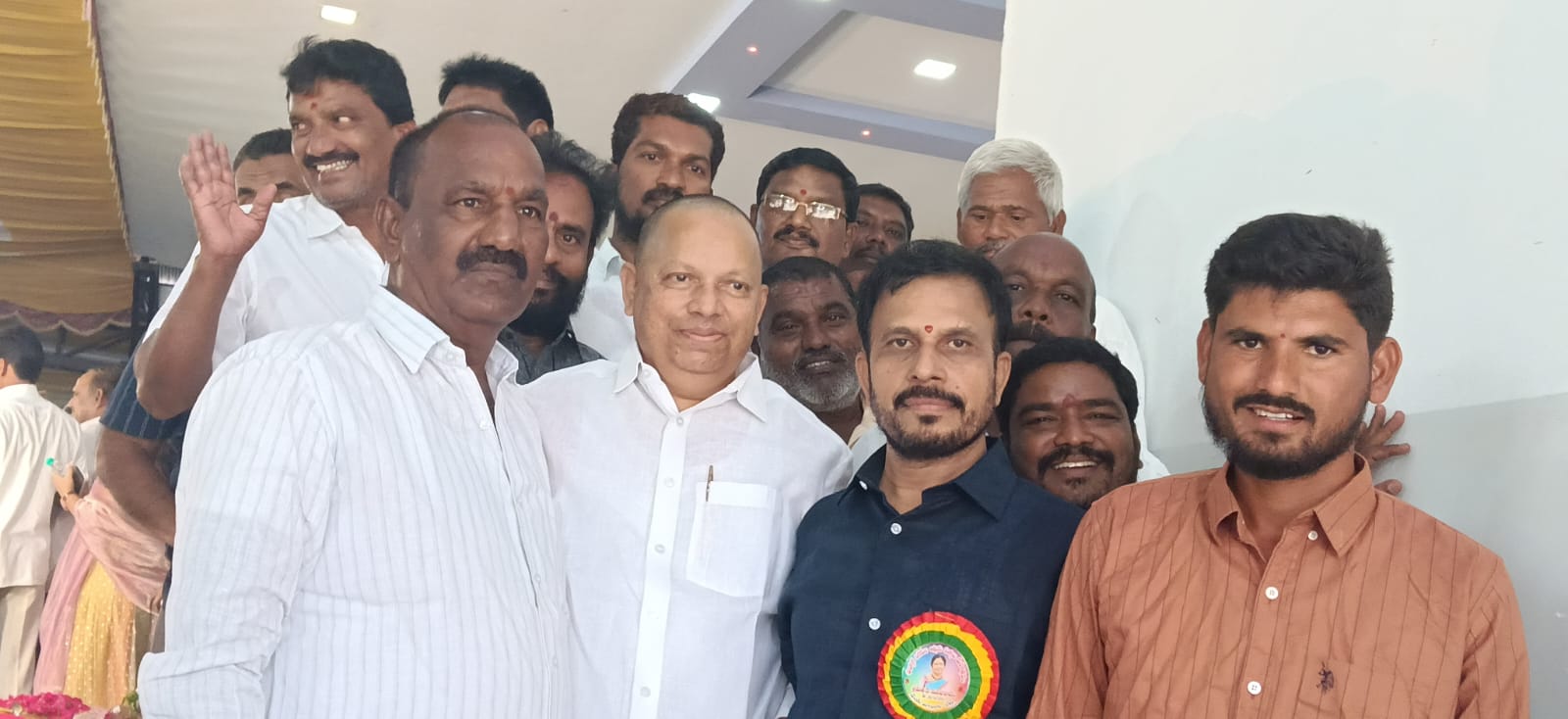 ఎంఈఓ మంజులాదేవి సేవలు స్ఫూర్తిదాయకం**  **పదవీ విరమణ సభకు హాజరైన మాజీ ఎమ్మెల్యే ఎర్ర శేఖర్‌ - Additional Image
